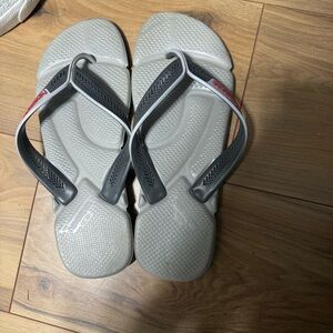 Havaianas grey and White Flip-Flops